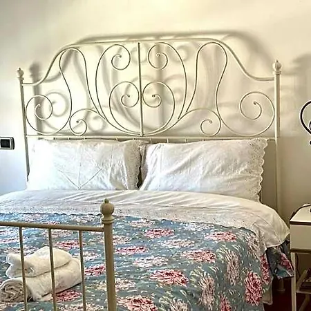 Hotel Se056 - Montemarciano, Deliziosa Mansarda Con Vista Mare